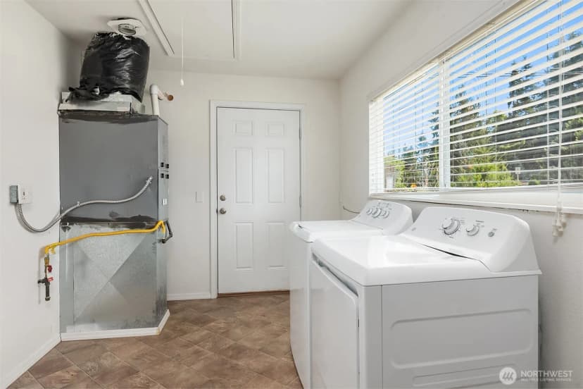 Property photo for 2021 204th Street Sw, Lynnwood photo 18