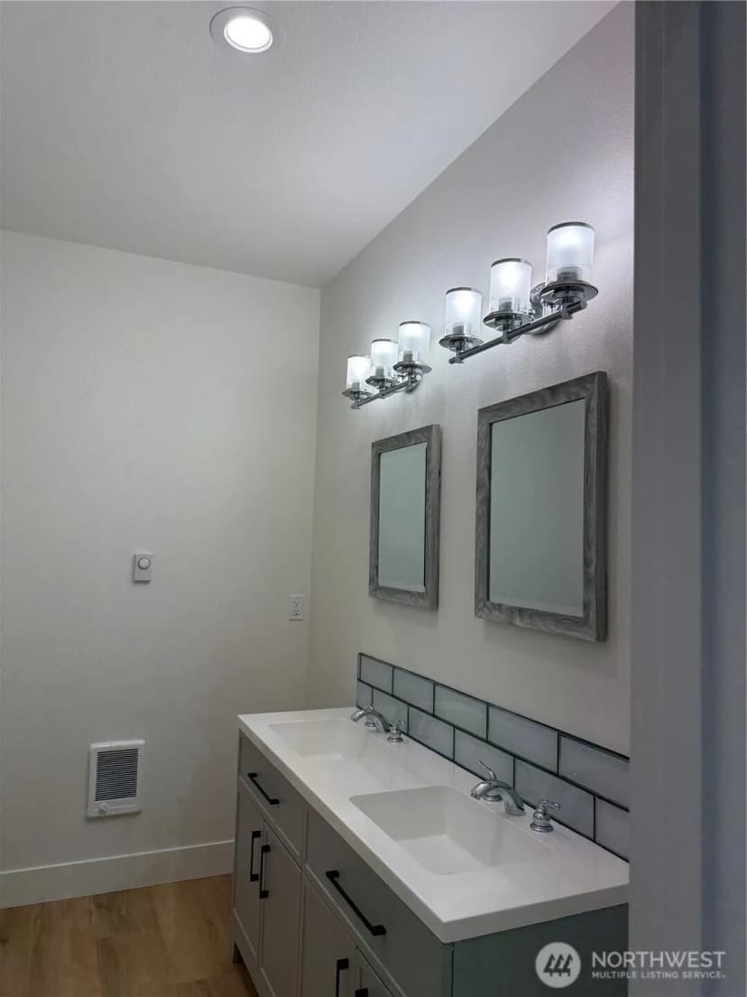 Property photo for 10528 13th Avenue W #a, Everett photo 22