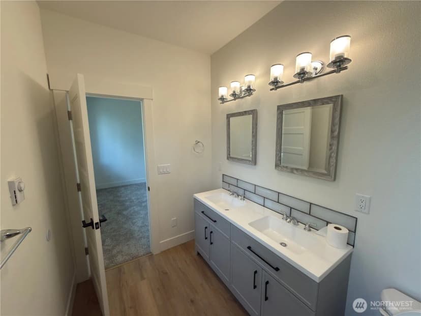 Property photo for 10528 13th Avenue W #a, Everett photo 11