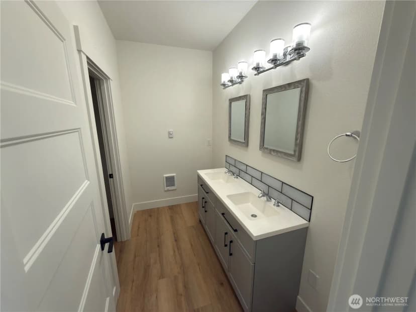 Property photo for 10528 13th Avenue W #a, Everett photo 19