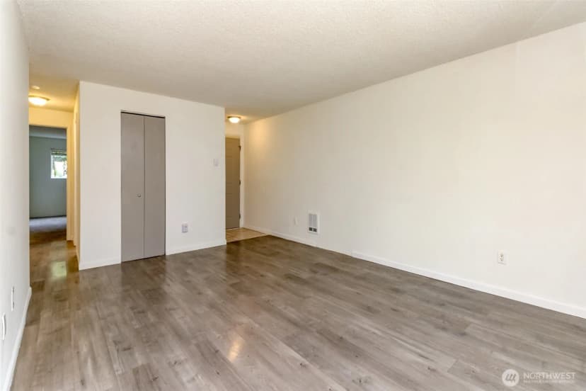 Property photo for 15280 Macadam Road S #e104, Tukwila photo 7