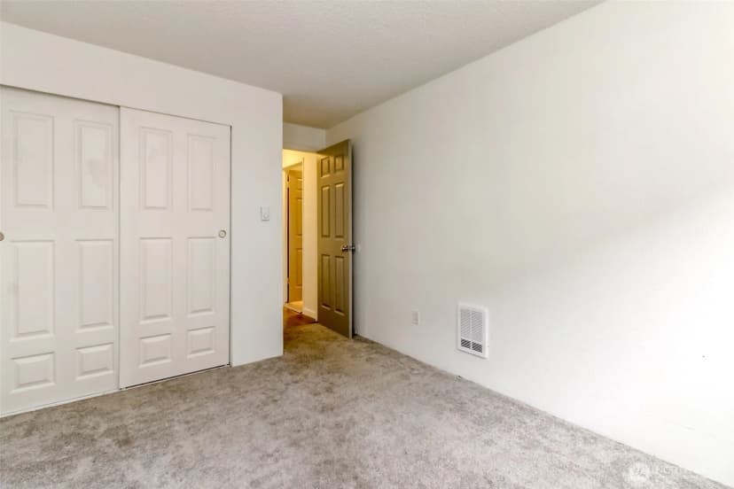 Property photo for 15280 Macadam Road S #e104, Tukwila photo 15