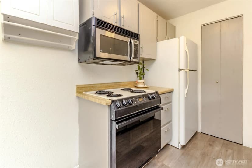 Property photo for 15280 Macadam Road S #e104, Tukwila photo 11