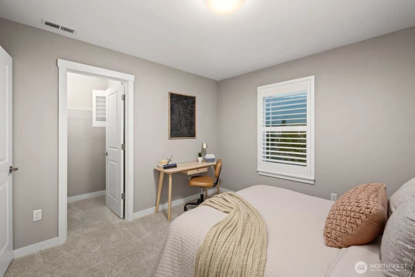Property photo for 356 Vaughan Boulevard Ne, North Bend photo 32
