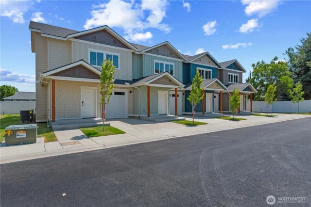 Property photo for 1030 Finch Lane #e4, Wenatchee photo 2