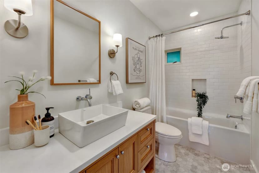 Property photo for 4011 Sw Massachusetts Street, Seattle photo 30