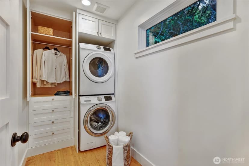 Property photo for 4011 Sw Massachusetts Street, Seattle photo 24