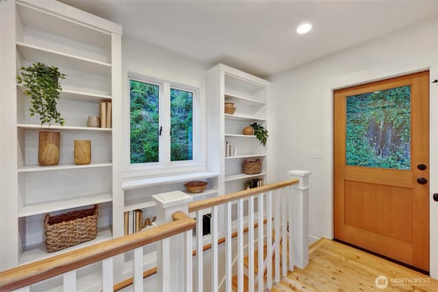 Property photo for 4011 Sw Massachusetts Street, Seattle photo 5