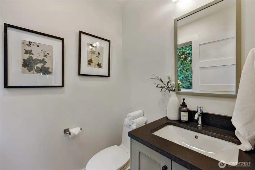 Property photo for 4011 Sw Massachusetts Street, Seattle photo 21