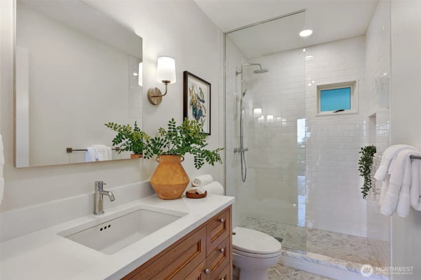 Property photo for 4011 Sw Massachusetts Street, Seattle photo 25