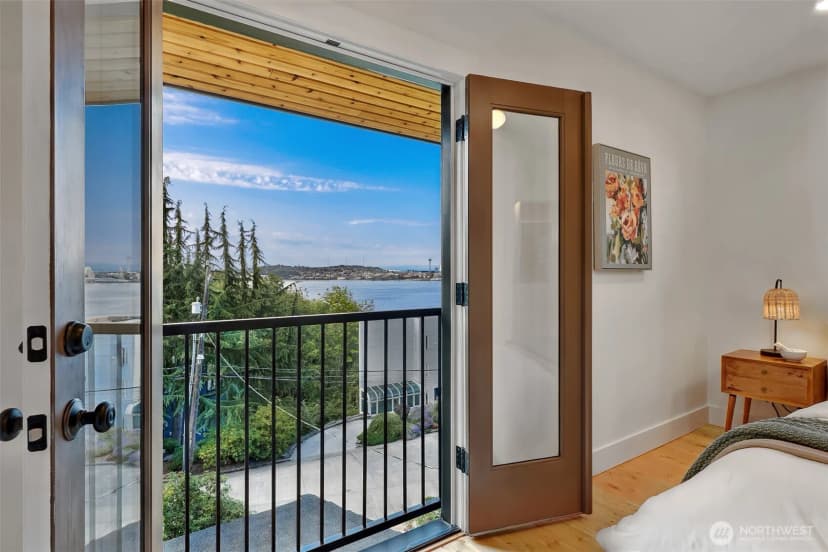 Property photo for 4011 Sw Massachusetts Street, Seattle photo 28