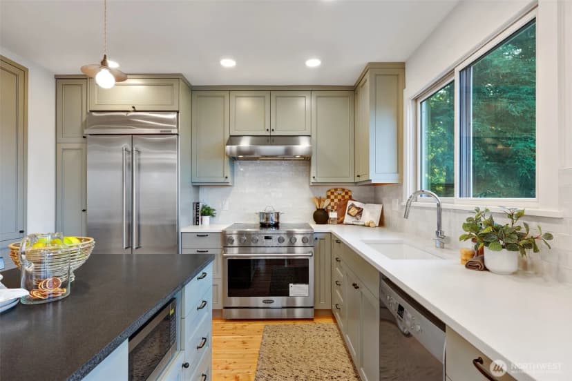 Property photo for 4011 Sw Massachusetts Street, Seattle photo 18