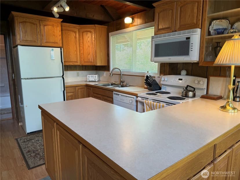Property photo for 32216 R Street, Ocean Park photo 8