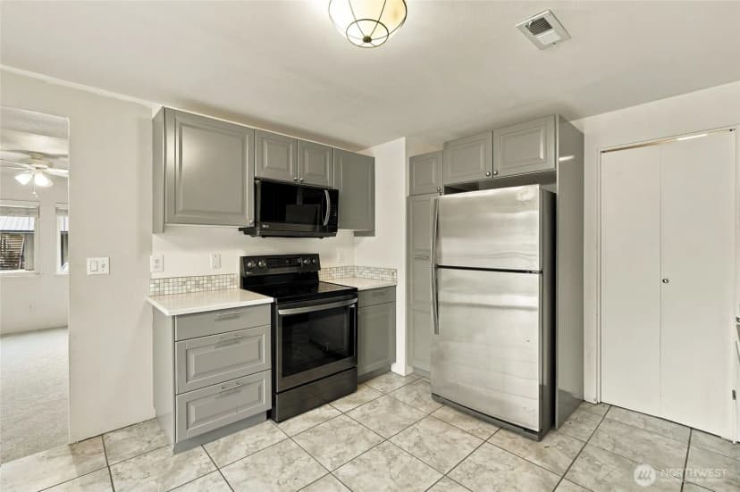 Property photo for 12712 Ne 120th Street #g5, Kirkland photo 9