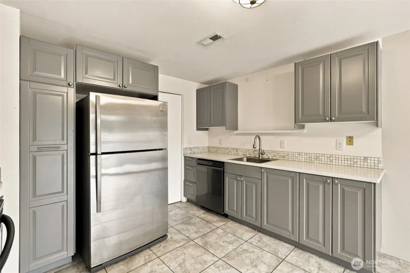 Property photo for 12712 Ne 120th Street #g5, Kirkland photo 10