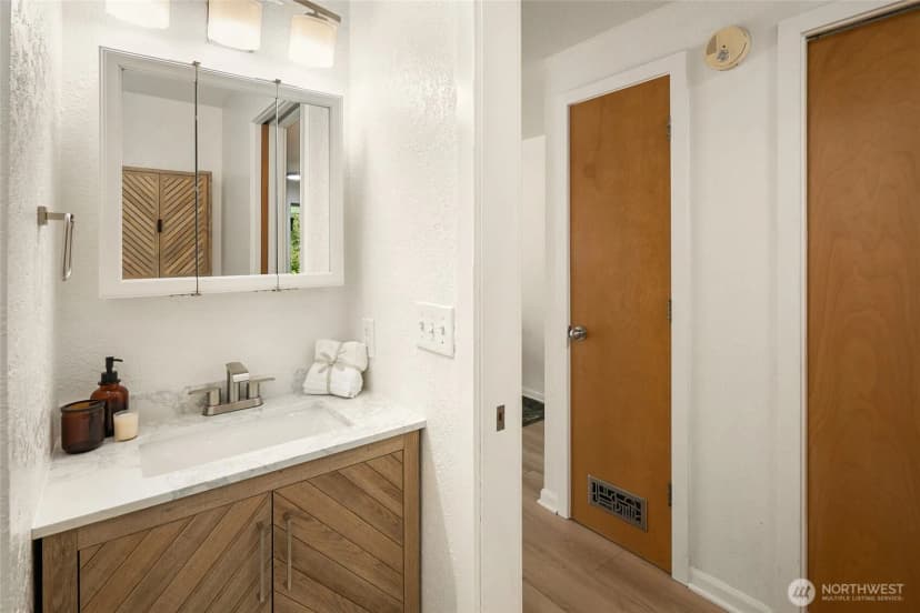Property photo for 11901 93rd Avenue Ne #b205, Kirkland photo 8