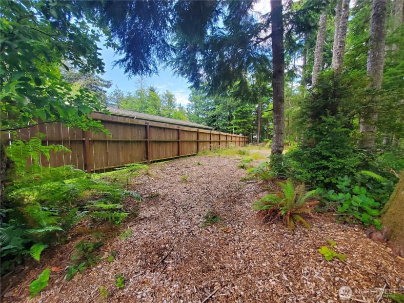 Property photo for 736 Chenois Avenue Ne, Ocean Shores