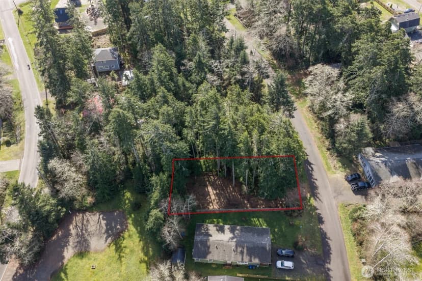 Property photo for 736 Chenois Avenue Ne, Ocean Shores photo 10