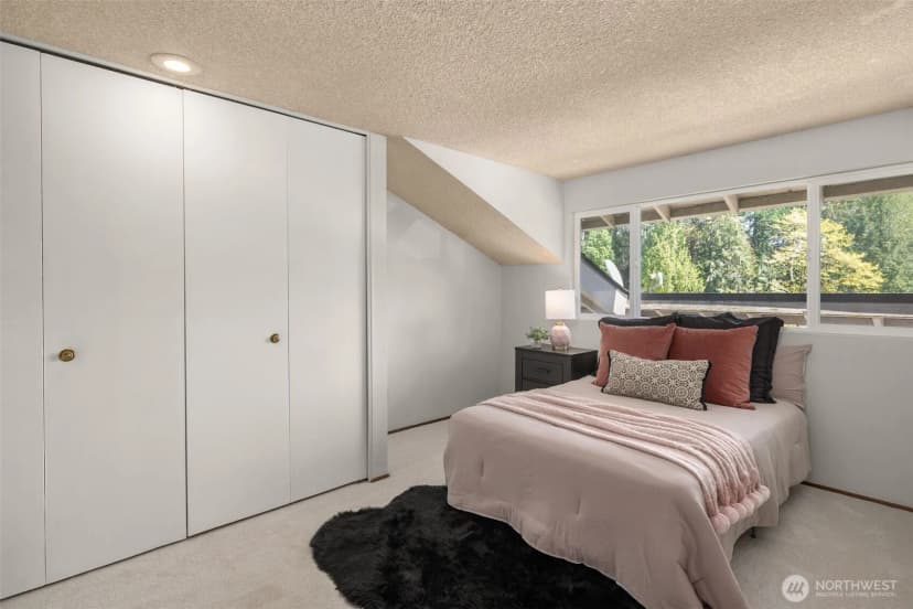 Property photo for 243 169th Avenue Ne, Bellevue photo 19
