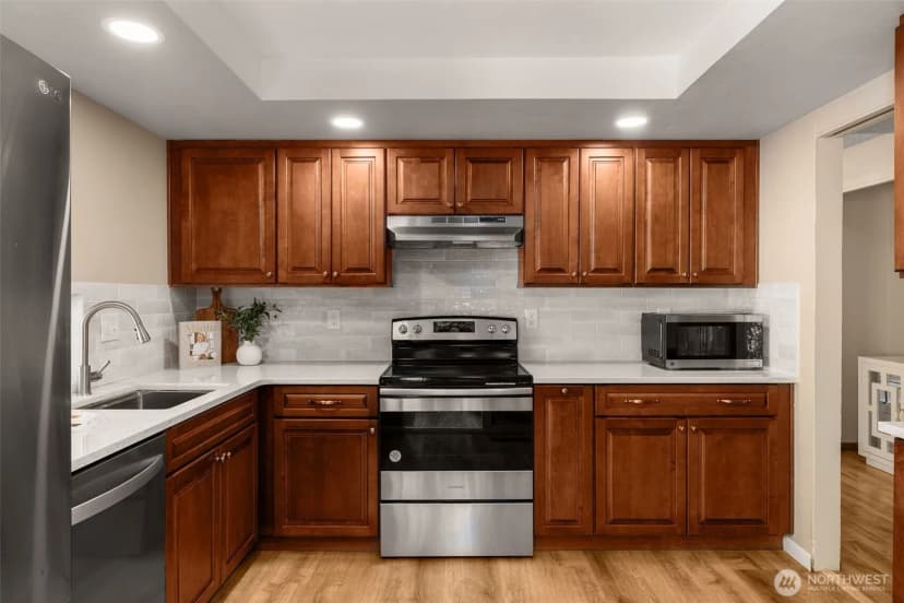 Property photo for 243 169th Avenue Ne, Bellevue photo 11