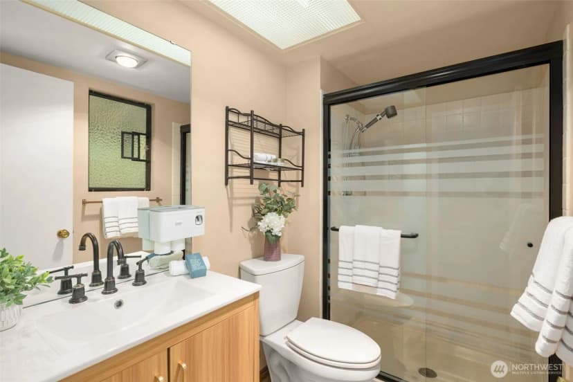Property photo for 243 169th Avenue Ne, Bellevue photo 16