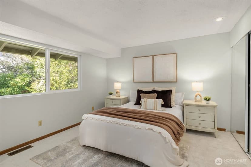 Property photo for 243 169th Avenue Ne, Bellevue photo 14
