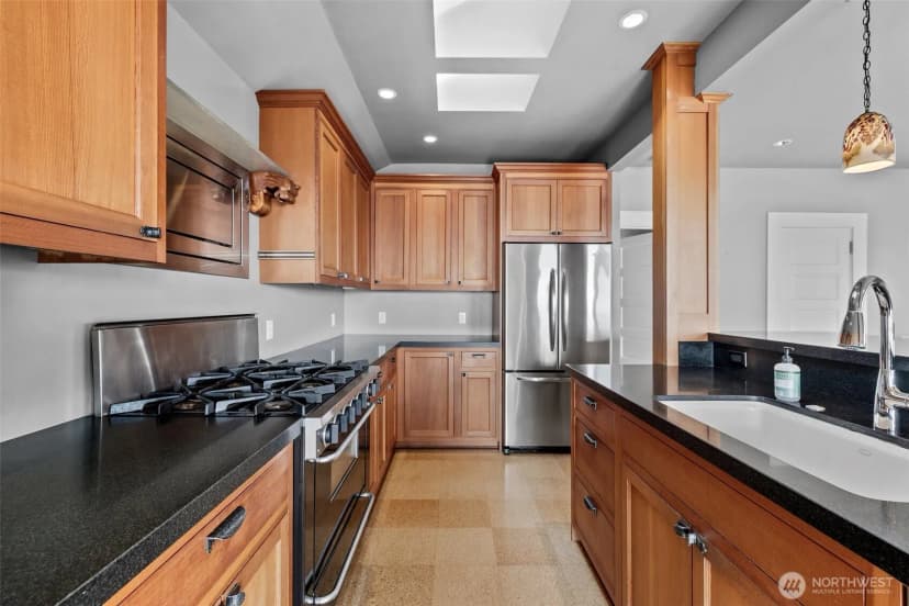 Property photo for 604 W Kinnear Place, Seattle photo 14