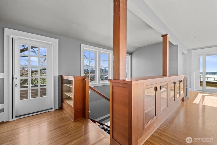 Property photo for 604 W Kinnear Place, Seattle photo 10