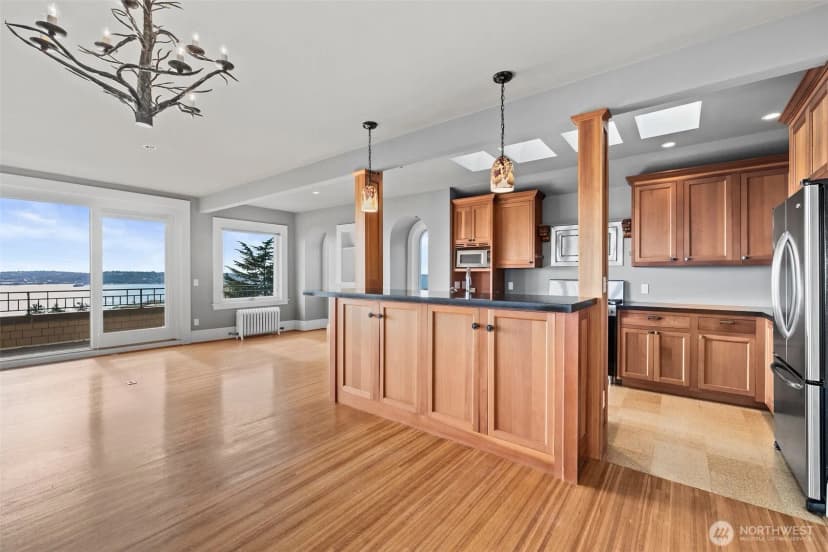 Property photo for 604 W Kinnear Place, Seattle photo 12