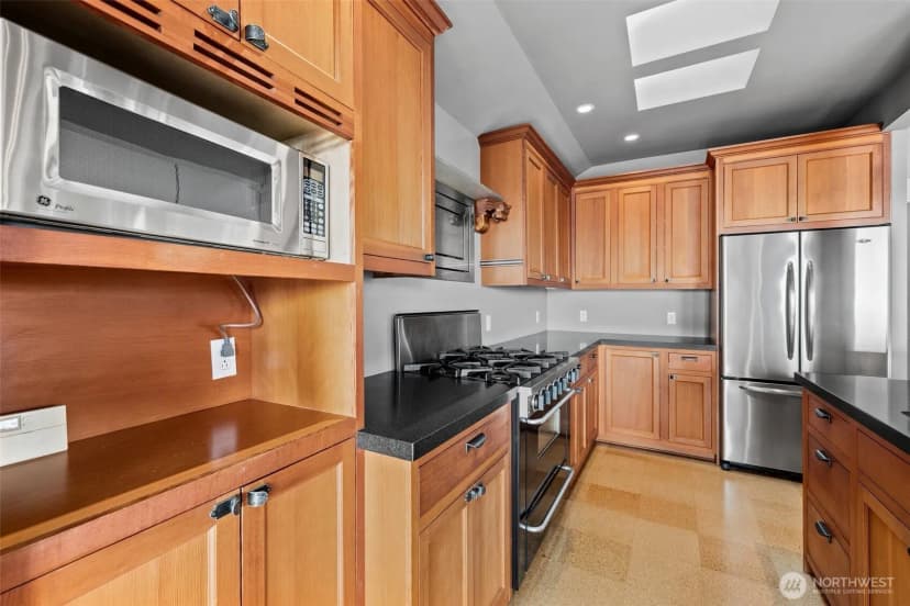 Property photo for 604 W Kinnear Place, Seattle photo 13