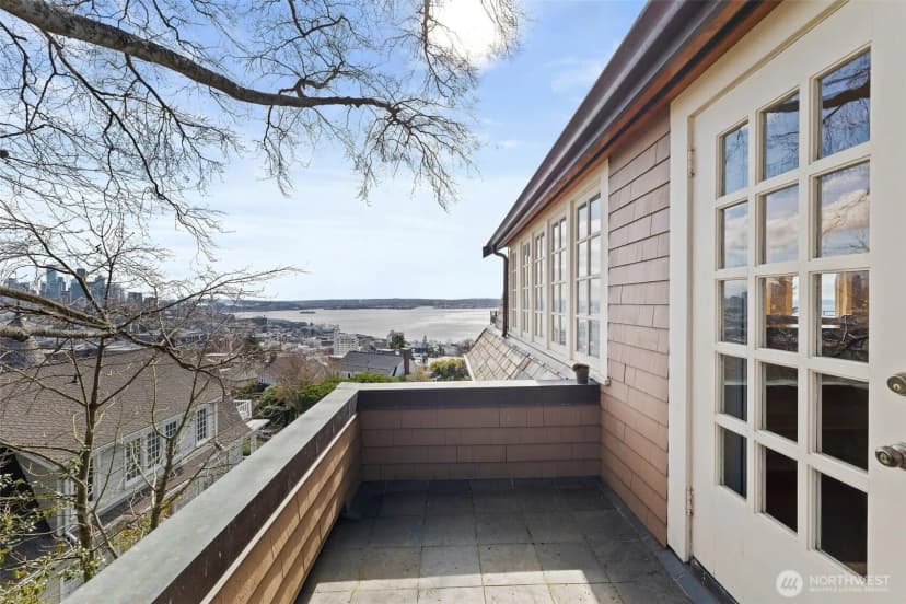 Property photo for 604 W Kinnear Place, Seattle photo 7