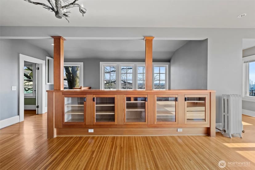 Property photo for 604 W Kinnear Place, Seattle photo 8