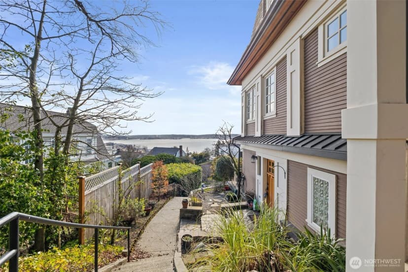 Property photo for 604 W Kinnear Place, Seattle photo 29