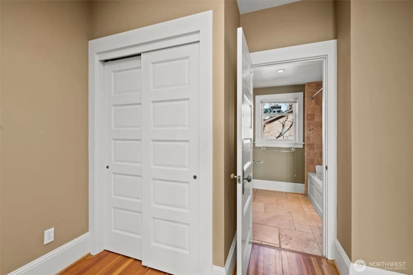Property photo for 604 W Kinnear Place, Seattle photo 25