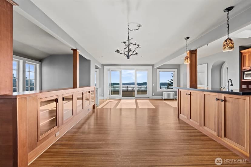 Property photo for 604 W Kinnear Place, Seattle photo 6