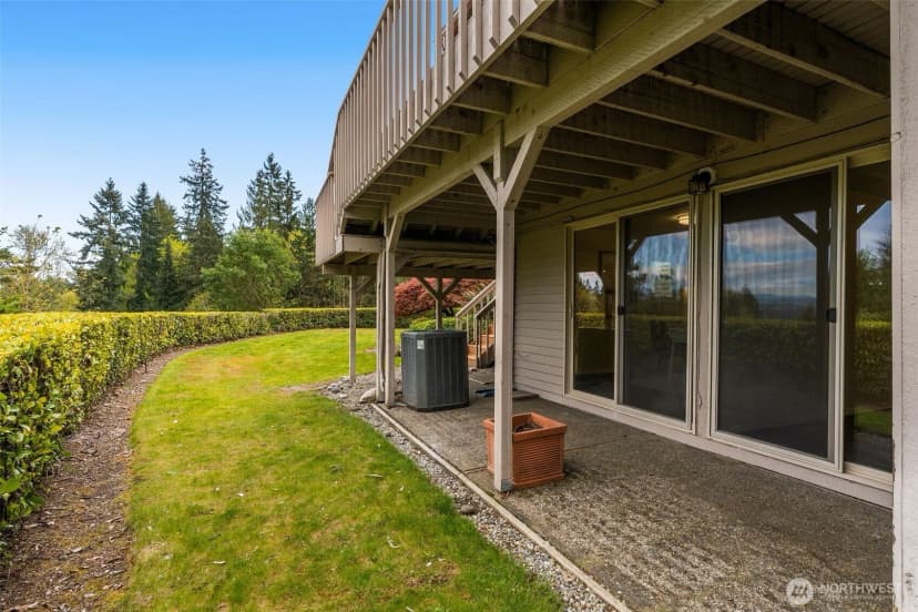 Property photo for 216 167th Place Ne, Bellevue photo 33