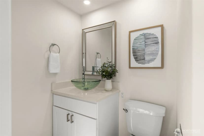 Property photo for 216 167th Place Ne, Bellevue photo 6
