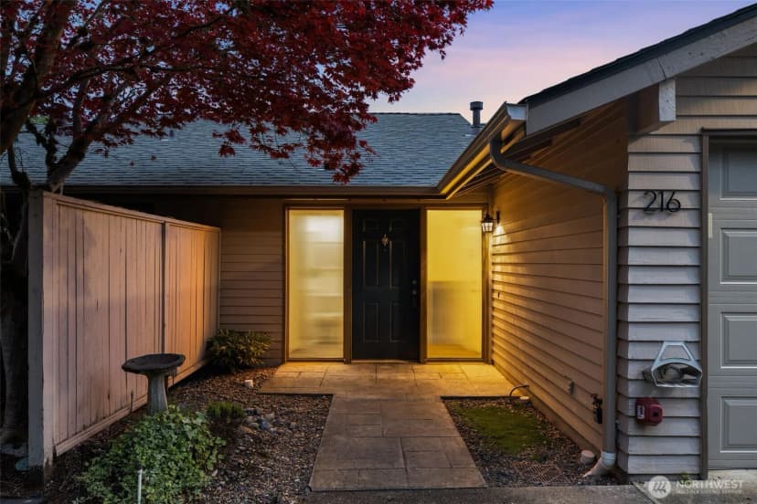 Property photo for 216 167th Place Ne, Bellevue photo 4