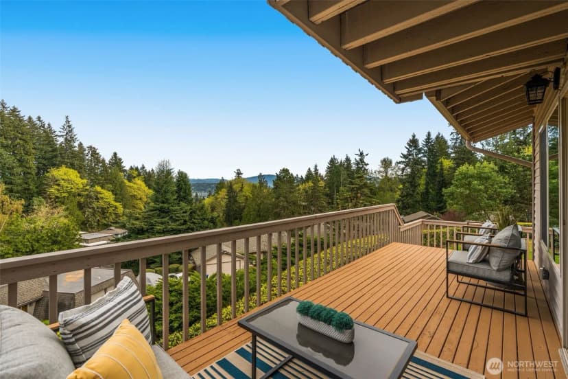 Property photo for 216 167th Place Ne, Bellevue photo 24