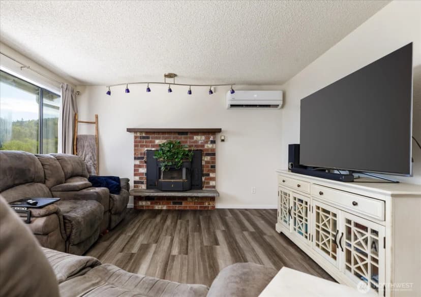 Property photo for 699 Maplewood Loop, Oak Harbor photo 7
