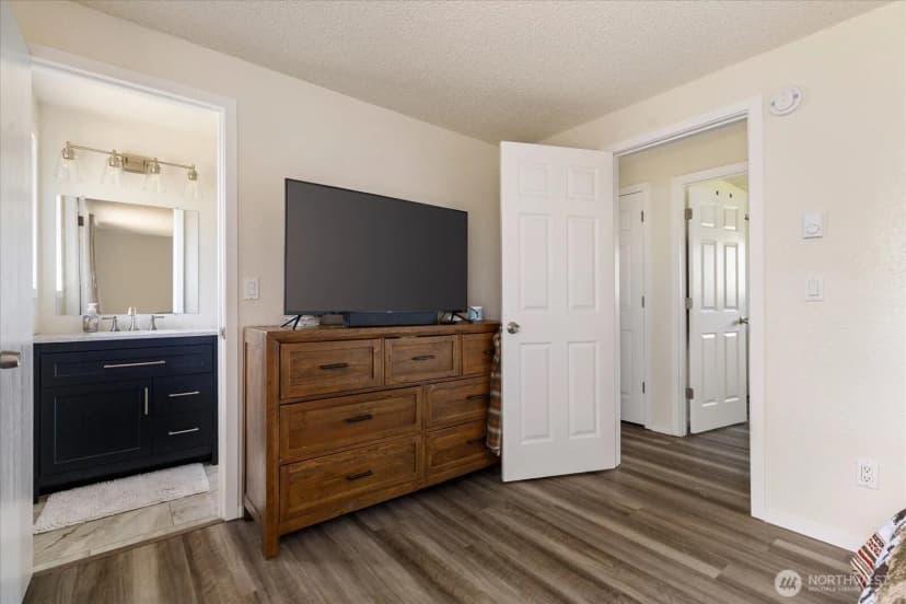 Property photo for 699 Maplewood Loop, Oak Harbor photo 14