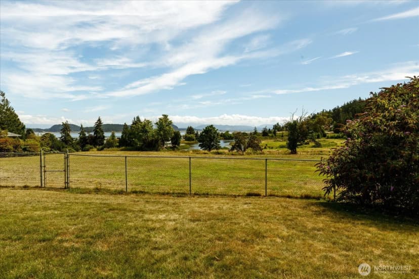 Property photo for 699 Maplewood Loop, Oak Harbor photo 25