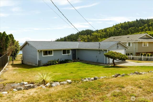 Property photo for 699 Maplewood Loop, Oak Harbor