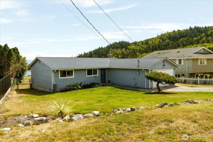 Property photo for 699 Maplewood Loop, Oak Harbor