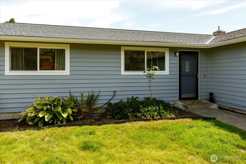 Property photo for 699 Maplewood Loop, Oak Harbor photo 3