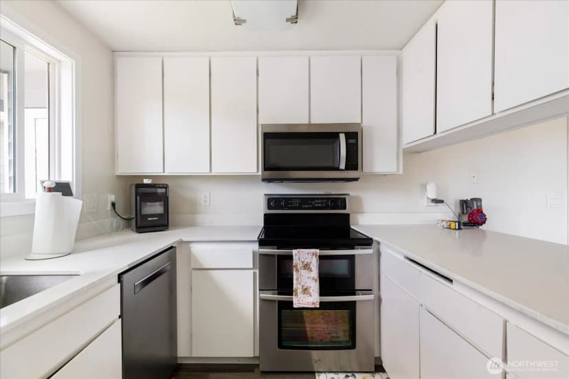 Property photo for 699 Maplewood Loop, Oak Harbor photo 11