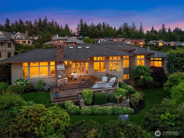 Property photo for 3052 Ne Harrison Street, Issaquah photo 2