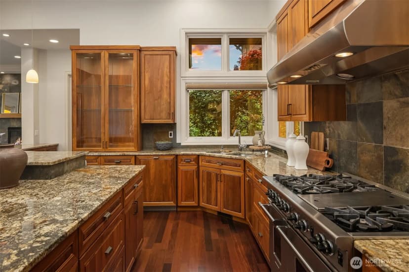 Property photo for 3052 Ne Harrison Street, Issaquah photo 15