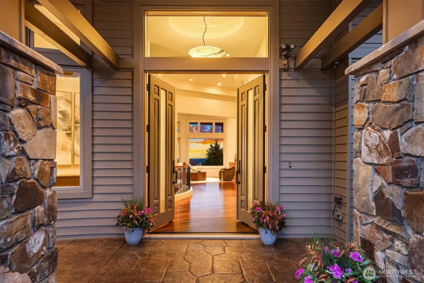 Property photo for 3052 Ne Harrison Street, Issaquah photo 4