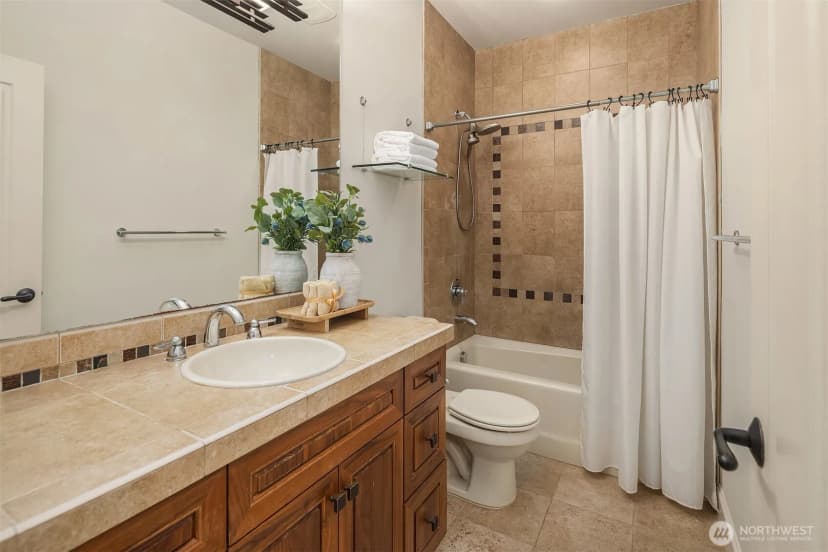 Property photo for 3052 Ne Harrison Street, Issaquah photo 28